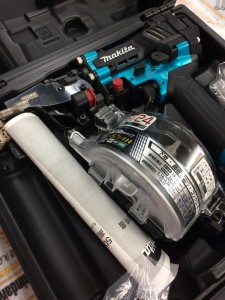 マキタ 50mm高圧釘打ち機 AN534HM